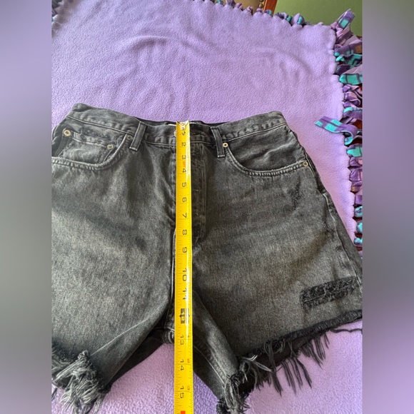 AGOLDE Riley Shorts High Rise Denim Distressed Black Washed Retro Y2K size 30 - Picture 13 of 14